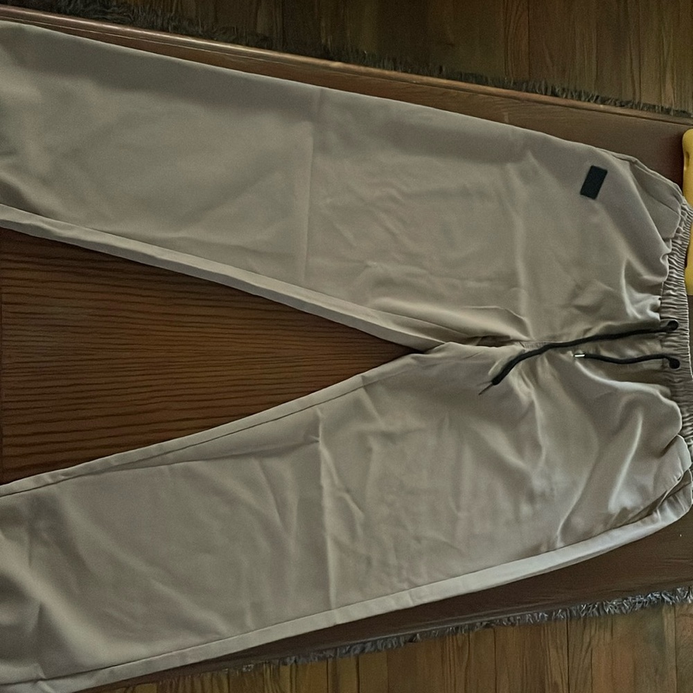 Men’s tan pants